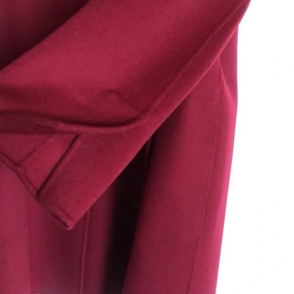 Neiman Marcus 100% cashmere coat , wine sz large